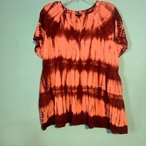 EUC Torrid 2 Tie Dye Blouse